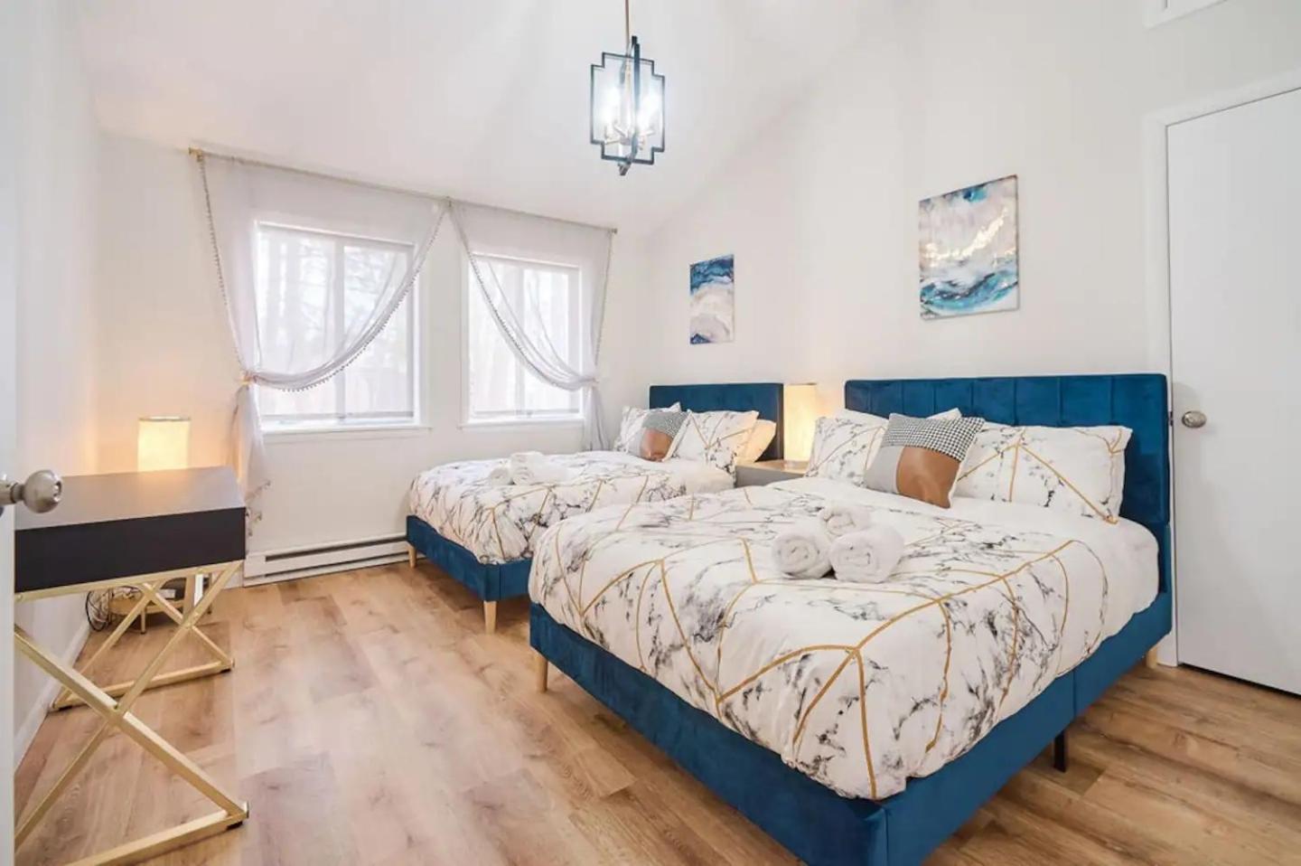 Wonderful Family Place W/hottub/sauna/billiard/private Pool East Stroudsburg