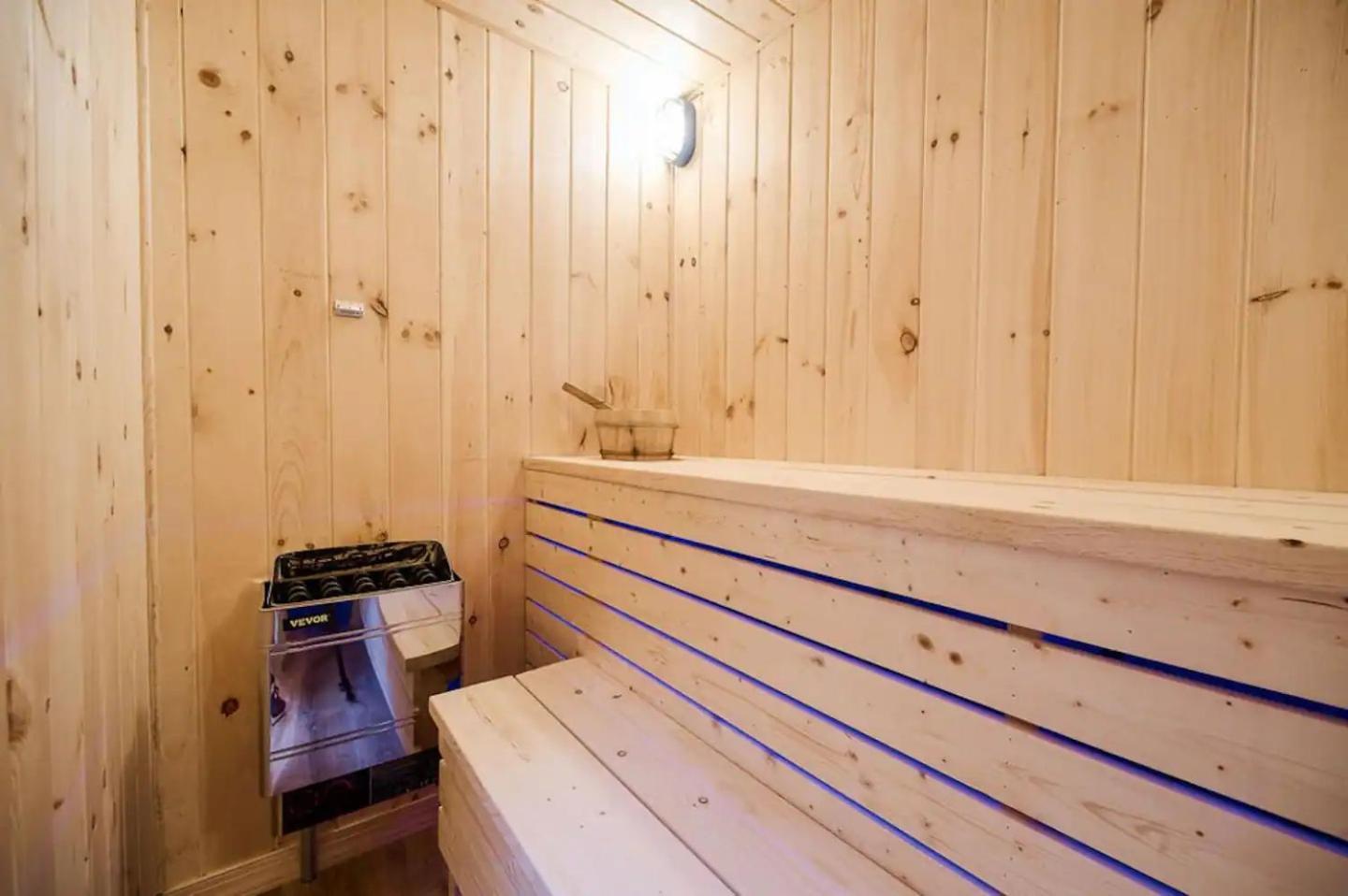 Villa Wonderful Family Place W/hottub/sauna/billiard/private Pool