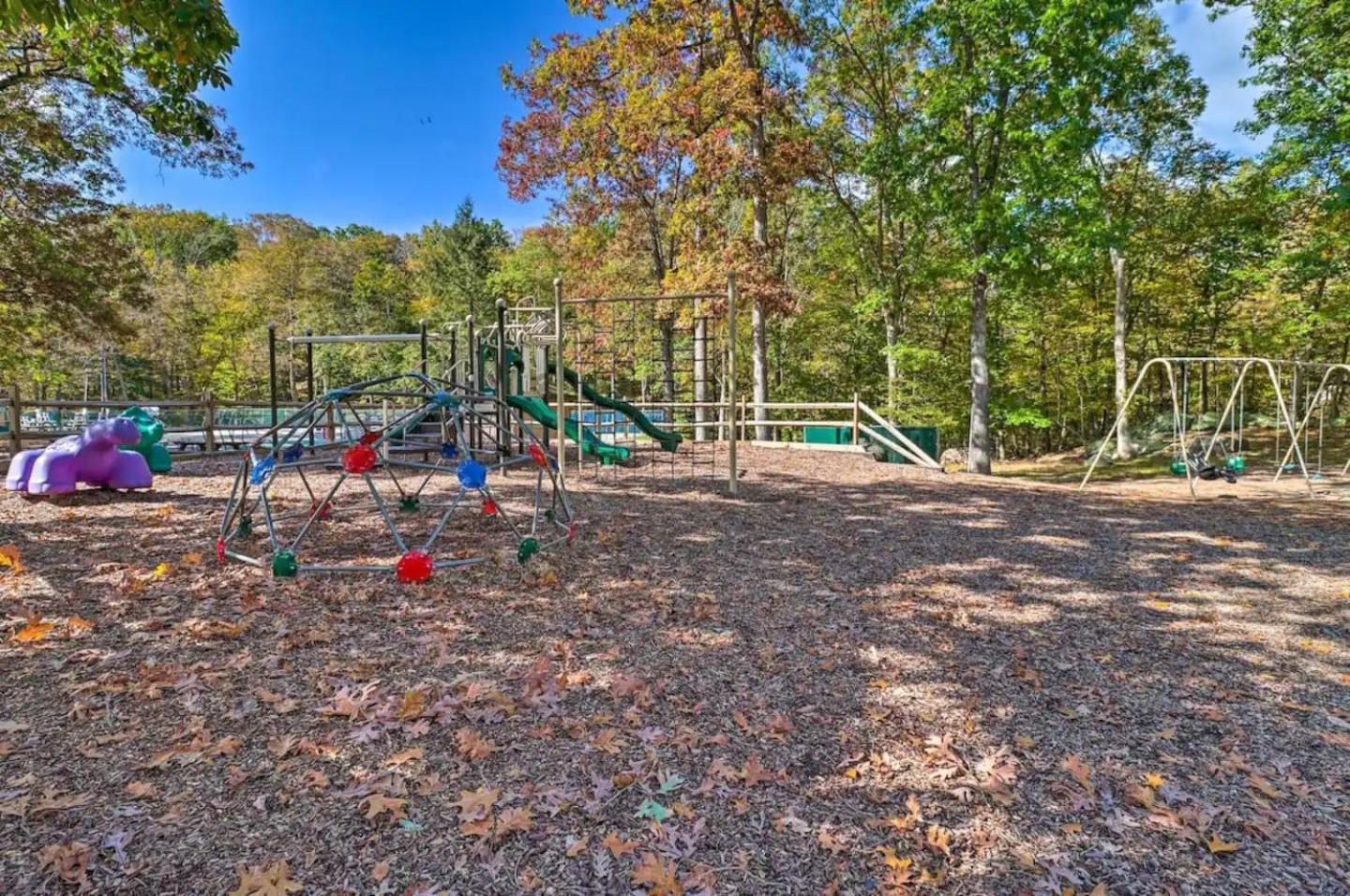 Wonderful Family Place W/hottub/sauna/billiard/private Pool Villa East Stroudsburg